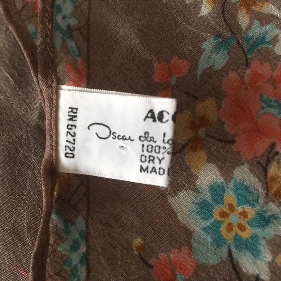 Oscar de la Renta Silk Scarf - Picture 4 of 6